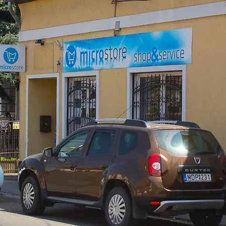 Airport Microstore Panzio * 韦切什