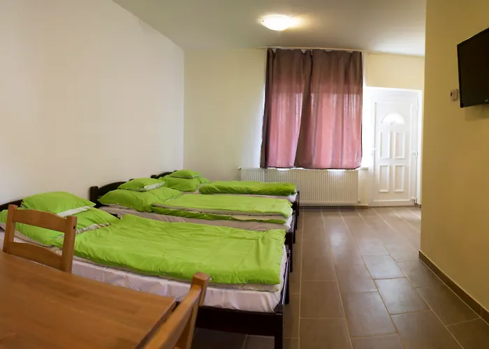 Airport Microstore Panzio 韦切什