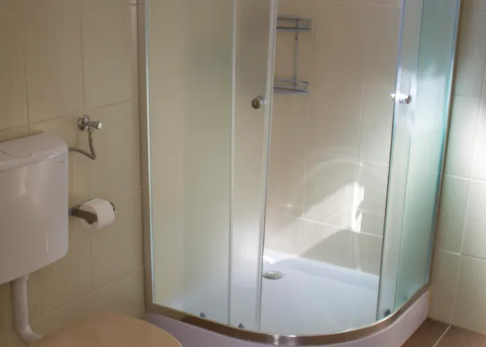 Airport Microstore Panzio * 韦切什