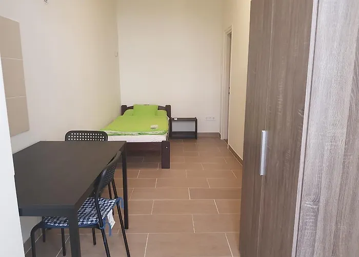 Airport Microstore Panzio 韦切什