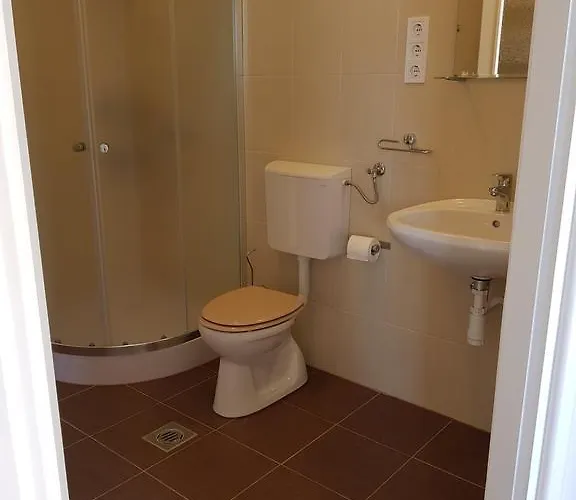 Airport Microstore Panzio * 韦切什